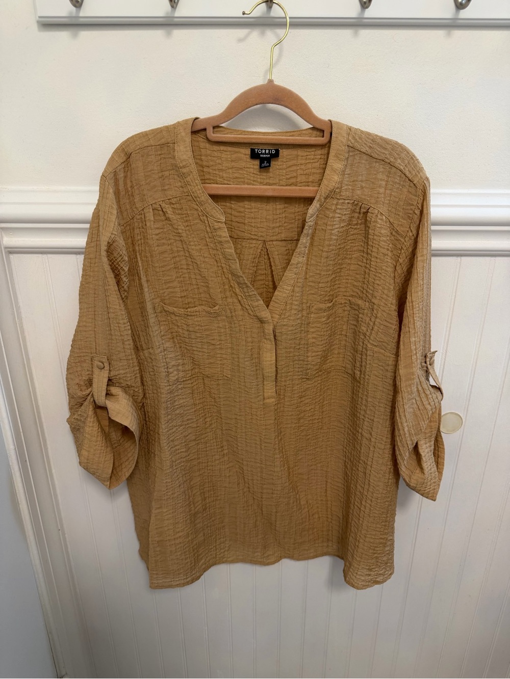 torrid Tan Textured V-Neck Roll-Sleeve Tunic